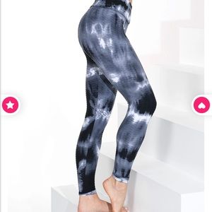 Bootybybrabants tie dyed leggings